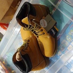 Boys size 3.5M work boot